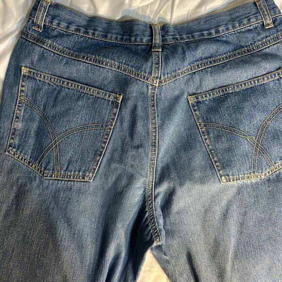 Coral Collection Size 10 Inseam 25 inches Capri with Embroidery - Picture 3 of 12